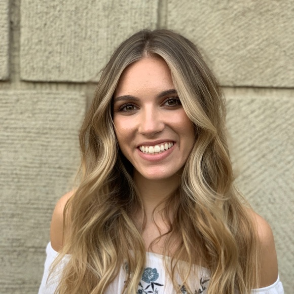 Meet your Posher, Courtney - Picture 1 of 1